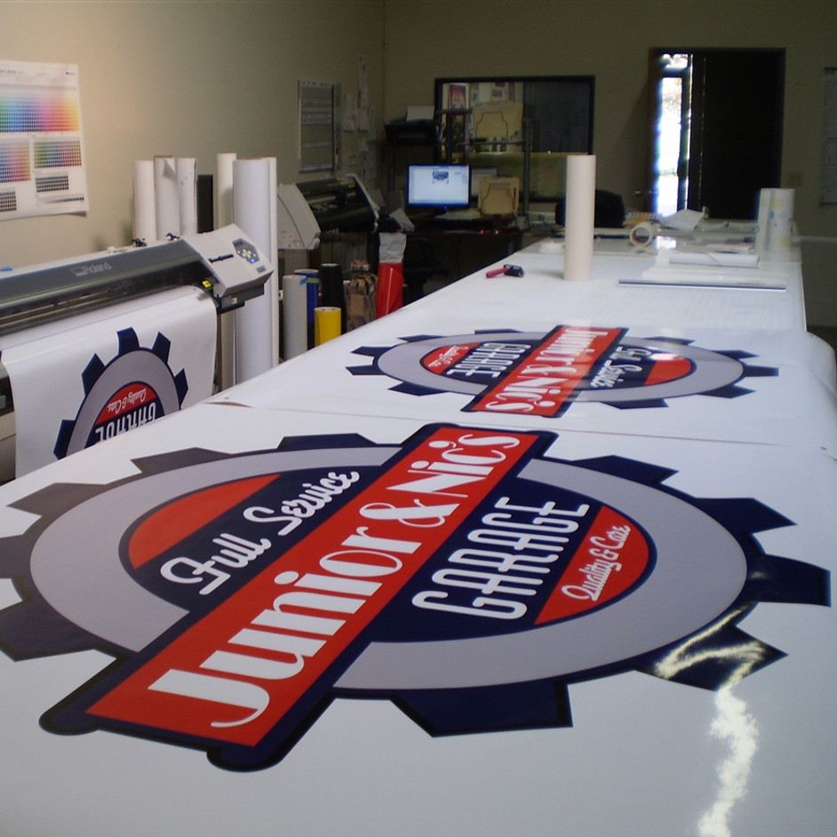 Epic Distribution | GF 204 Gloss White Low-Tack Removable Vinyl Adhesive by General Formulations